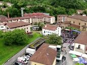 La última exhibición de Kilian Jornet: un avión en Zegama 2024