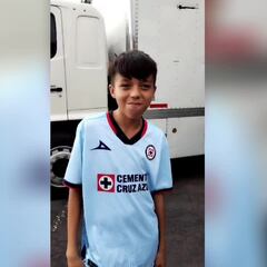 Aficionados de Cruz Azul, confiados en levantar el título en el Estadio Azteca