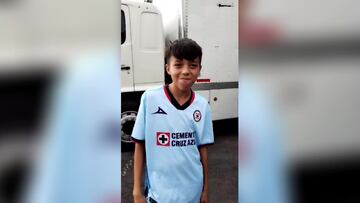 Aficionados de Cruz Azul, confiados en levantar el título en el Estadio Azteca
