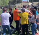 Pelea a puñetazo limpio entre los padres de niños de 8 años durante un partido en Sabadell