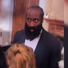 La novia de Harden coge el ramo en una boda: la reacción del jugador es para ver una y otra vez