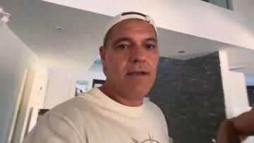 Frank Cuesta: ¡°Me pegar¨ªa con Pedro S¨¢nchez¡±