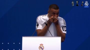 El discurso para la historia de Mbapp¨¦ en impecable castellano: una promesa brutal, un gui?o a Cristiano y un mensaje a los ni?os