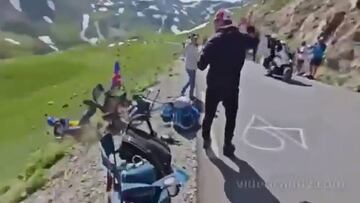 Se lleva el aplauso de todos en redes por arrojar fuera de la carretera a un aficionado en el Tour