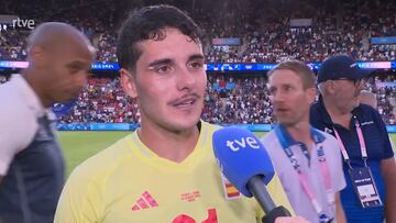 Vean lo de Henry con Camello tras arrebatarle el oro porque es historia del fútbol: el español, sin palabras