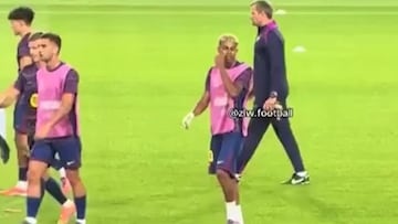 El ‘feo’ gesto de Lamine Yamal antes de jugar contra el PSG con un integrante del cuerpo técnico