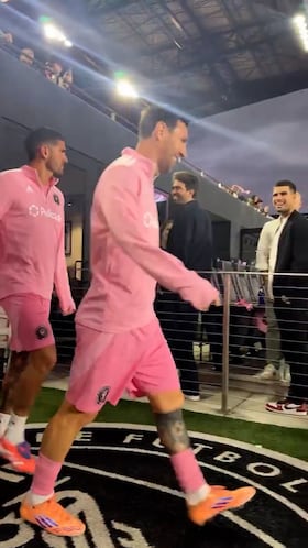 La reacción de Messi al encontrarse a Alcaraz saliendo del túnel de vestuarios: retahíla de memes en camino...