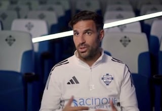 Cesc explica a la perfección en 20″ el ‘drama’ que tiene Xabi Alonso entrenado al Madrid