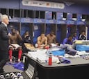 La imagen viral de Dembelé en el vestuario de Francia mientras Deschamps da una charla