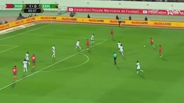 El día de la lista definitiva de España... Brahim se inventa esta genialidad en el 2-0 de Marruecos