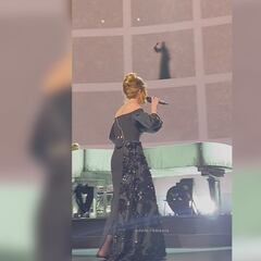 Adele’s priceless reaction to forgetting lyrics of iconic song delights fans