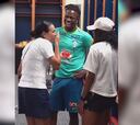 Vinicius regala su camiseta a una leyenda brasileña y su reacción dice mucho de en quién se ha convertido