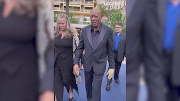 Preocupación por el estado de Morgan Freeman tras este vídeo: fijénse en su mano izquierda