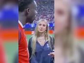 Viralizan la mirada de la periodista más famosa de Argentina a Alphonso Davies