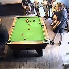 Pub erupts in legendary celebration as Bellingham scores 95th-minute equalizer for England