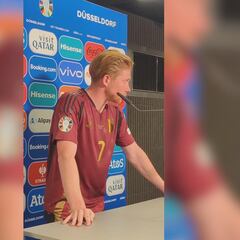 De Bruyne implosiona tras el KO e insulta a un periodista