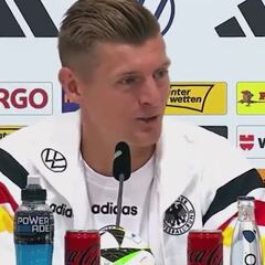Kroos se aleja de Lehmann en perfecto español y no se corta