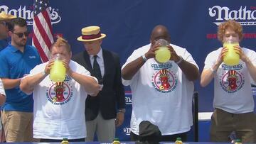 New world record: 21 seconds to chug an entire Gallon of lemonade
