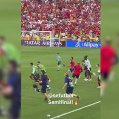 Lo de Nico y Lamine tras el pitido es de una categoría inmensa: a centímetros de Musiala y Kroos, pura grandeza