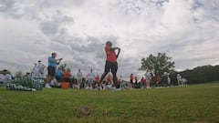 Rookie golfer Saka stuns fans with a viral first shot on England’s day off!