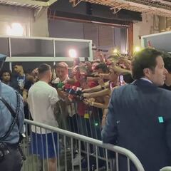 Messi’s insane mixed zone experience at MetLife – GOAT scenes captured!