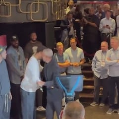 Obama’s epic handshake routine with Curry and LeBron goes viral – a real-life ‘Key & Peele’ moment!