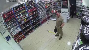 Shocking footage: Ukrainian man faces mild inconvenience amid Russian strikes in Kyiv