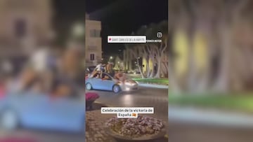 La Guardia Civil pilla a 13 j車venes subidos a un coche celebrando la Eurocopa: su reacci車n es tremenda