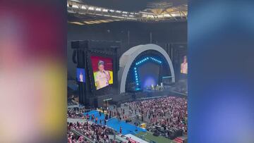 El himno del Real Madrid retumba en el Bernabéu en la previa de Karol G