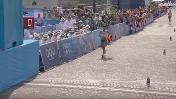 Plata del torbellino María Pérez