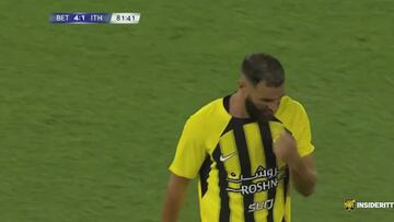 A la altura de la leyenda que es: la declaración de amor del Betis a Benzema