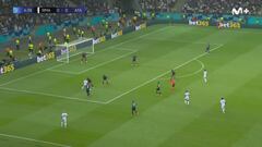 Primer balón dentro del área de Mbappé: la locura que intentó y le salió es grandeza absoluta