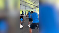 Era cuestión de tiempo y aquí está: el vídeo viral del Chelsea entrenando con sus 42 jugadores