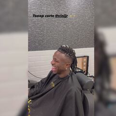El cambio de look de Vinicius en la peluquería del hermano de Camavinga que ha revolucionado las redes