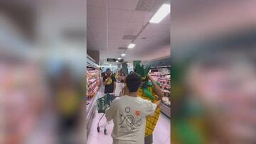 Montan una despedida de soltero en un Mercadona