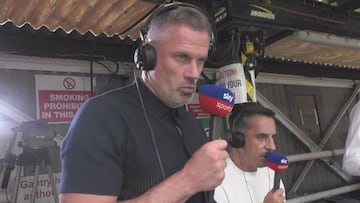 Carragher’s ecstatic reaction beside Neville as Liverpool bag three against United goes viral!