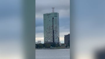 La espectacular demolición de la Torre Hertz en Louisiana, gravemente dañada por un huracán