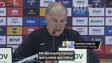 La justificación de Bielsa tras cambiar a un jugador a la media hora de sacarlo