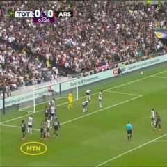 El lío tremendo de Gabriel al ‘Cuti’ Romero en el gol del Tottenham-Arsenal de la Premier
