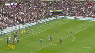 El lío tremendo de Gabriel al ‘Cuti’ Romero en el gol del Tottenham-Arsenal de la Premier