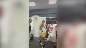 El Sevilla saca a la luz el vídeo de Navas entrando en el vestuario tras el gol: emociona ver a una leyenda así