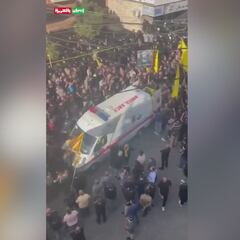 El momento en que explota un walkie-talkie durante un funeral en Líbano
