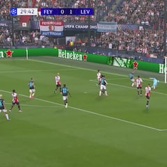 Hollywood en el Leverkusen de Xabi: Boniface se inventa un pase que no usa nadie en el 0-2