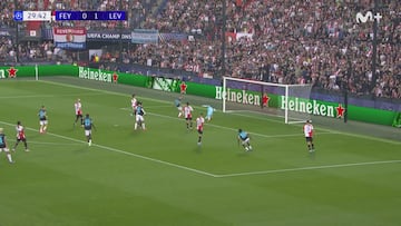 Hollywood en el Leverkusen de Xabi: Boniface se inventa un pase que no usa nadie en el 0-2