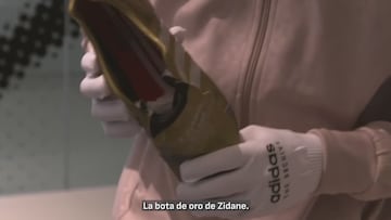 Muestran a Bellingham las botas que personalizaron a Zidane cuando ganó el Balón de Oro: su reacción tiene aura