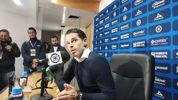 Fernando Gago, molesto por la derrota de Chivas frente a Cruz Azul