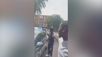 Va a la autoescuela y Endrick se encuentra con un compa?ero que le hace esto: ¡®vacile¡¯ tremendo