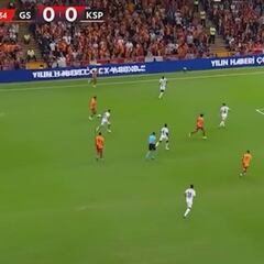 Osimhen en modo galáctico: doblete alucinante que enloqueció al estadio