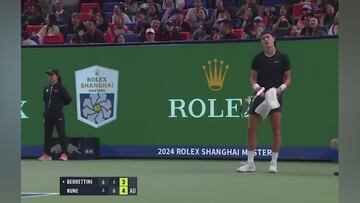 Cuando tu madre te la lía en el punto clave del partido: la reacción de Rune, brutal