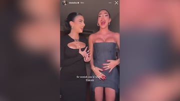 La broma viral de Lolalolita y Naiara sobre sus escotes